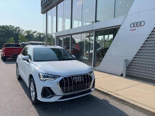 2025 Audi Q3 Premium 45 TFSI S line quattro Tiptronic