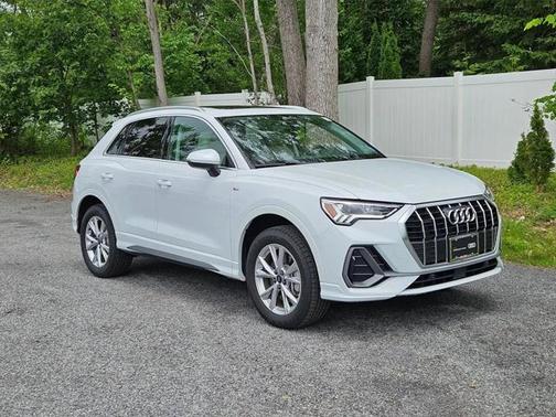 2025 Audi Q3 Premium 45 TFSI S line quattro Tiptronic