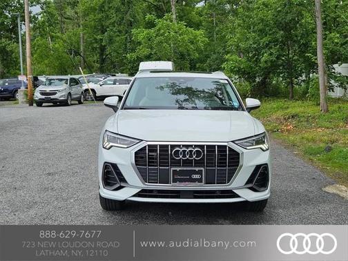 2025 Audi Q3 Premium 45 TFSI S line quattro Tiptronic