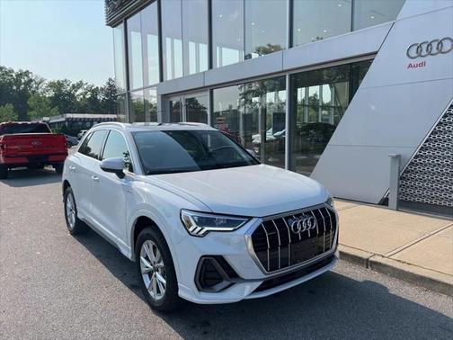 2025 Audi Q3 Premium 45 TFSI S line quattro Tiptronic