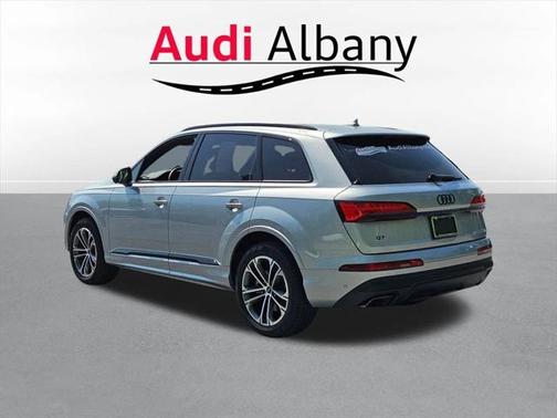 2025 Audi Q7 45 Premium Plus