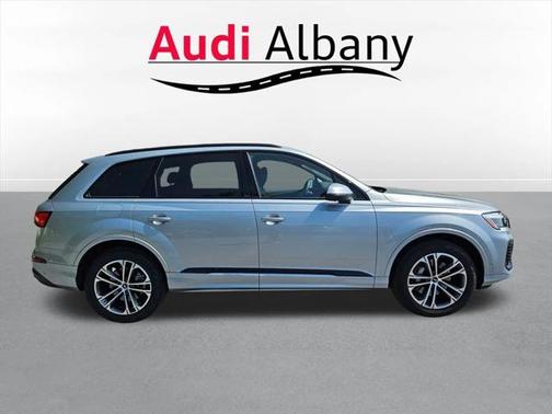 2025 Audi Q7 45 Premium Plus