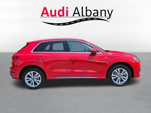2025 Audi Q3 Premium 45 TFSI S line quattro Tiptronic