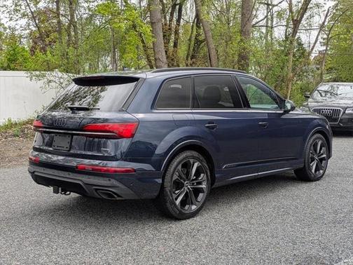 2025 Audi Q7 55 Premium Plus