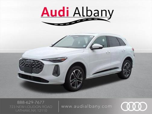 2025 Audi Q5 Premium TFSI quattro S tronic