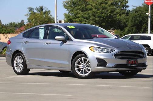 Photo 2 of 25 of 2020 Ford Fusion SE