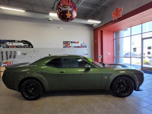 Photo 5 of 20 of 2022 Dodge Challenger R/T Scat Pack