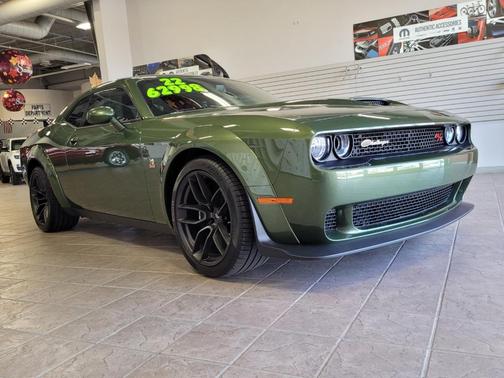 Photo 2 of 20 of 2022 Dodge Challenger R/T Scat Pack