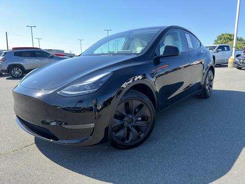 Black 2025 Tesla Model Y Long Range