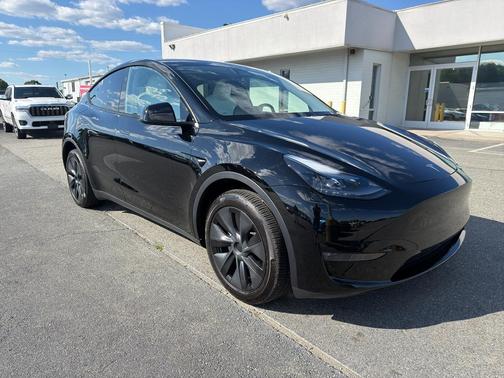 Black 2025 Tesla Model Y Long Range