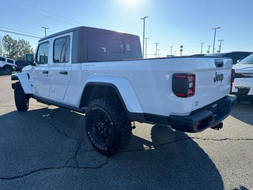 2026 Jeep Gladiator Sport