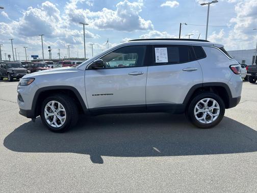 Silver Zynith 2024 Jeep Compass Latitude
