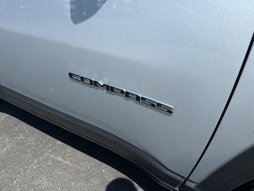 Silver Zynith 2024 Jeep Compass Latitude