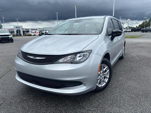 2026 Chrysler Voyager LX