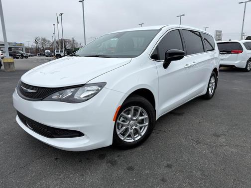 2026 Chrysler Voyager LX