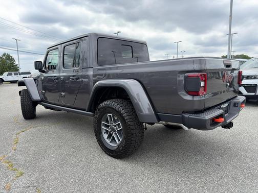 Granite Crystal Clearcoat Metallic 2026 Jeep Gladiator Mojave