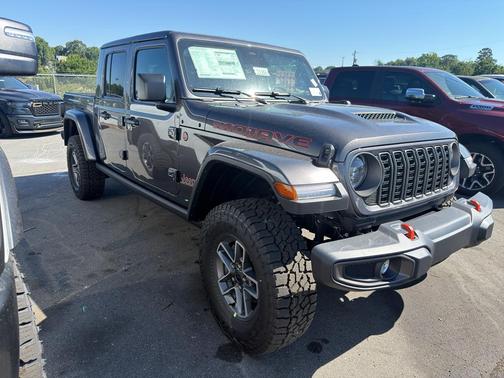 Granite Crystal Clearcoat Metallic 2026 Jeep Gladiator Mojave