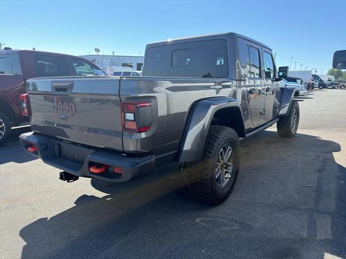 Granite Crystal Clearcoat Metallic 2026 Jeep Gladiator Mojave