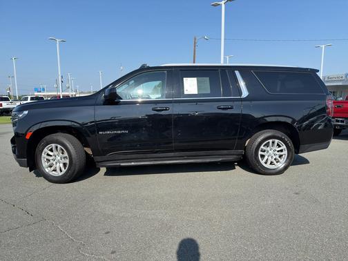 Black 2023 Chevrolet Suburban LT