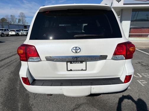 2015 Toyota Land Cruiser V8