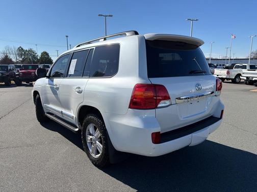 2015 Toyota Land Cruiser V8