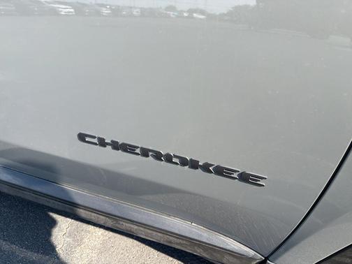 Sting Gray Clearcoat 2026 Jeep Cherokee LAREDO/LIMITED
