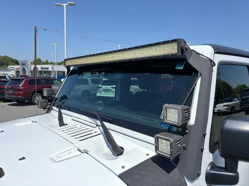 Bright White Clearcoat 2016 Jeep Wrangler Unlimited Sport