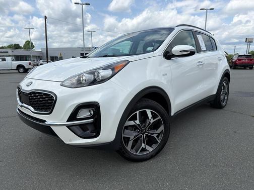 Snow White Pearl 2022 Kia Sportage EX