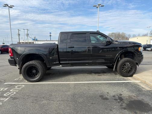 Diamond Black 2022 RAM 3500 Limited