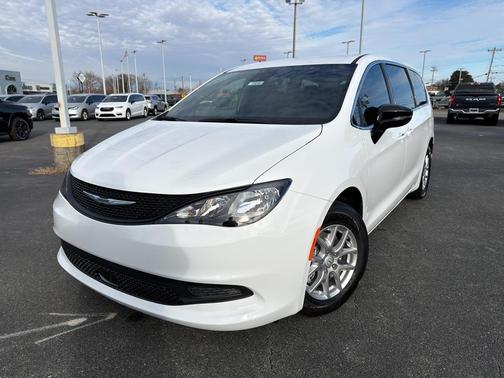 2026 Chrysler Voyager LX