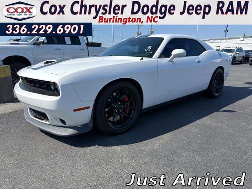 Bright White Clearcoat 2016 Dodge Challenger SRT 392
