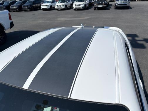 Bright White Clearcoat 2016 Dodge Challenger SRT 392