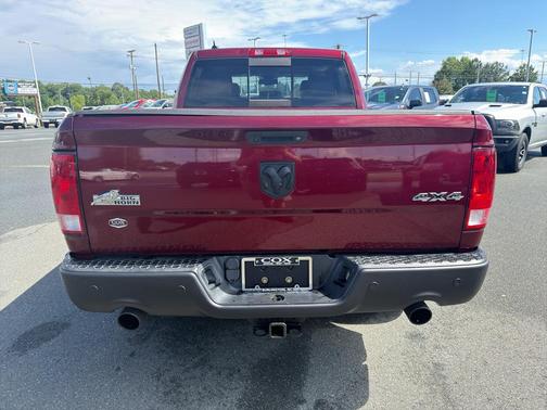 Delmonico Red Pearlcoat 2017 RAM 1500 Big Horn
