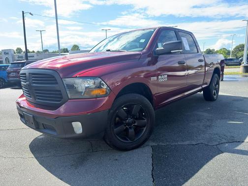 Delmonico Red Pearlcoat 2017 RAM 1500 Big Horn