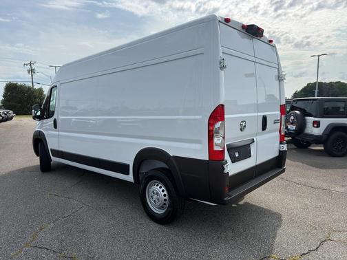 Bright White Clearcoat 2026 RAM ProMaster 2500 High Roof