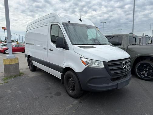 Arctic White 2025 Mercedes-Benz Sprinter 2500 ROOF 4-CYL DIESEL HO