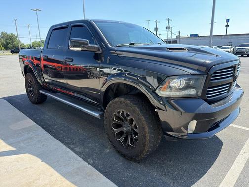 Brilliant Black Crystal Pearlcoat 2017 RAM 1500 Sport