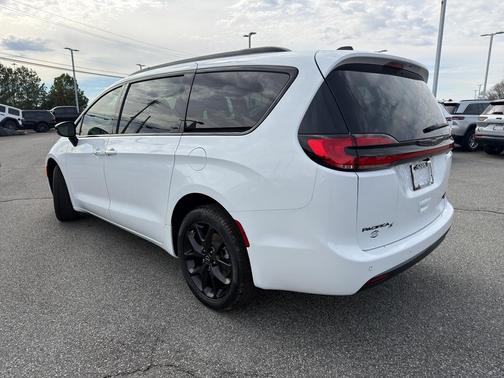 2026 Chrysler Pacifica Limited