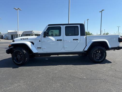Bright White Clearcoat 2026 Jeep Gladiator Sport