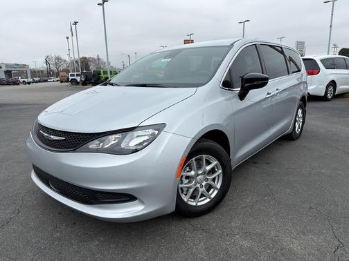 2026 Chrysler Voyager LX