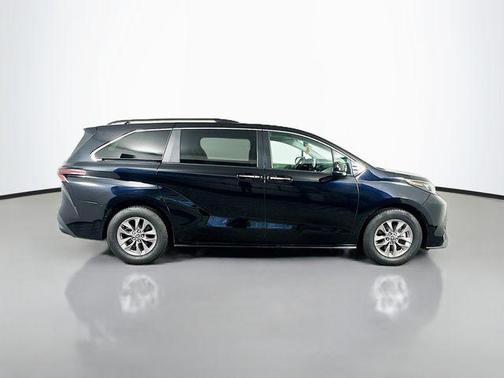 Midnight Black Metallic 2024 Toyota Sienna XLE