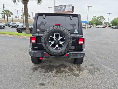 Black Clearcoat 2022 Jeep Wrangler Unlimited RUBICON
