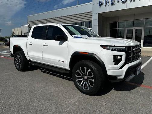 Summit White 2024 GMC Canyon AT4