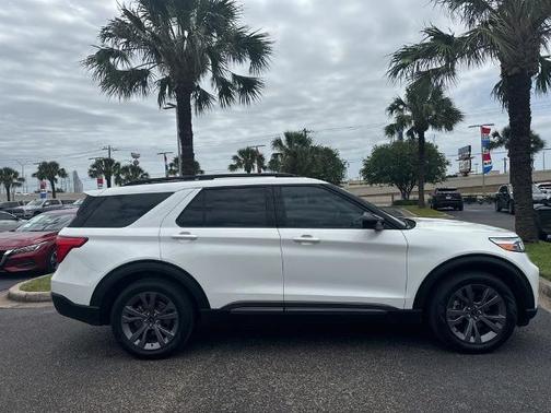 STAR WHITE MET TRI-COAT 2023 Ford Explorer XLT