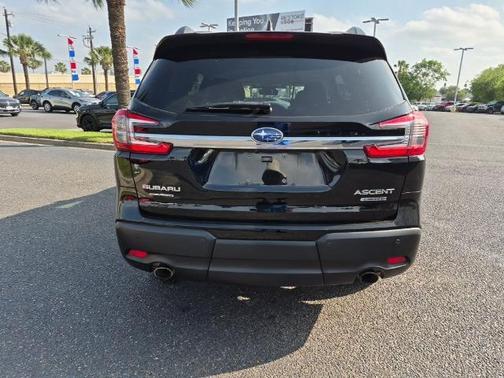 Crystal Black Silica 2023 Subaru Ascent LIMITED 7-PASSENGER