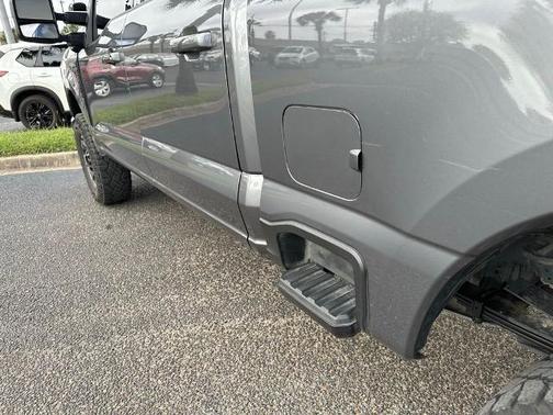 CARBONIZED GRAY 2024 Ford F-250 LARIAT