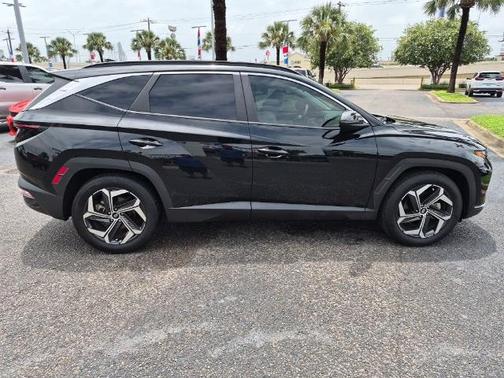 Black Pearl 2024 Hyundai TUCSON SEL