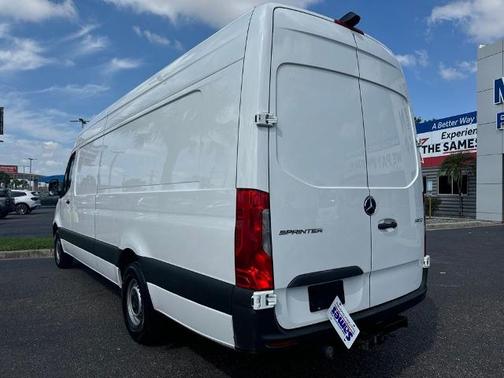 Arctic White 2024 Mercedes-Benz Sprinter 2500 170 WB HIGH ROOF EXTENDED CARGO