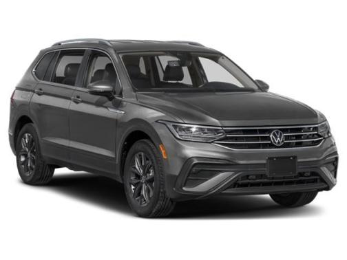 Deep Black Pearl Effect 2023 Volkswagen Tiguan 2.0T SE