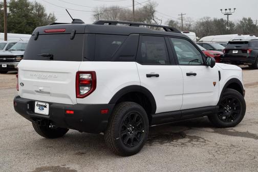 Oxford White 2026 Ford Bronco Sport Badlands